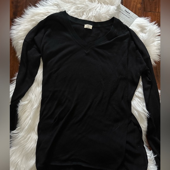 Black aritzia Wilfred tna soft v neck sweater - Picture 1 of 3